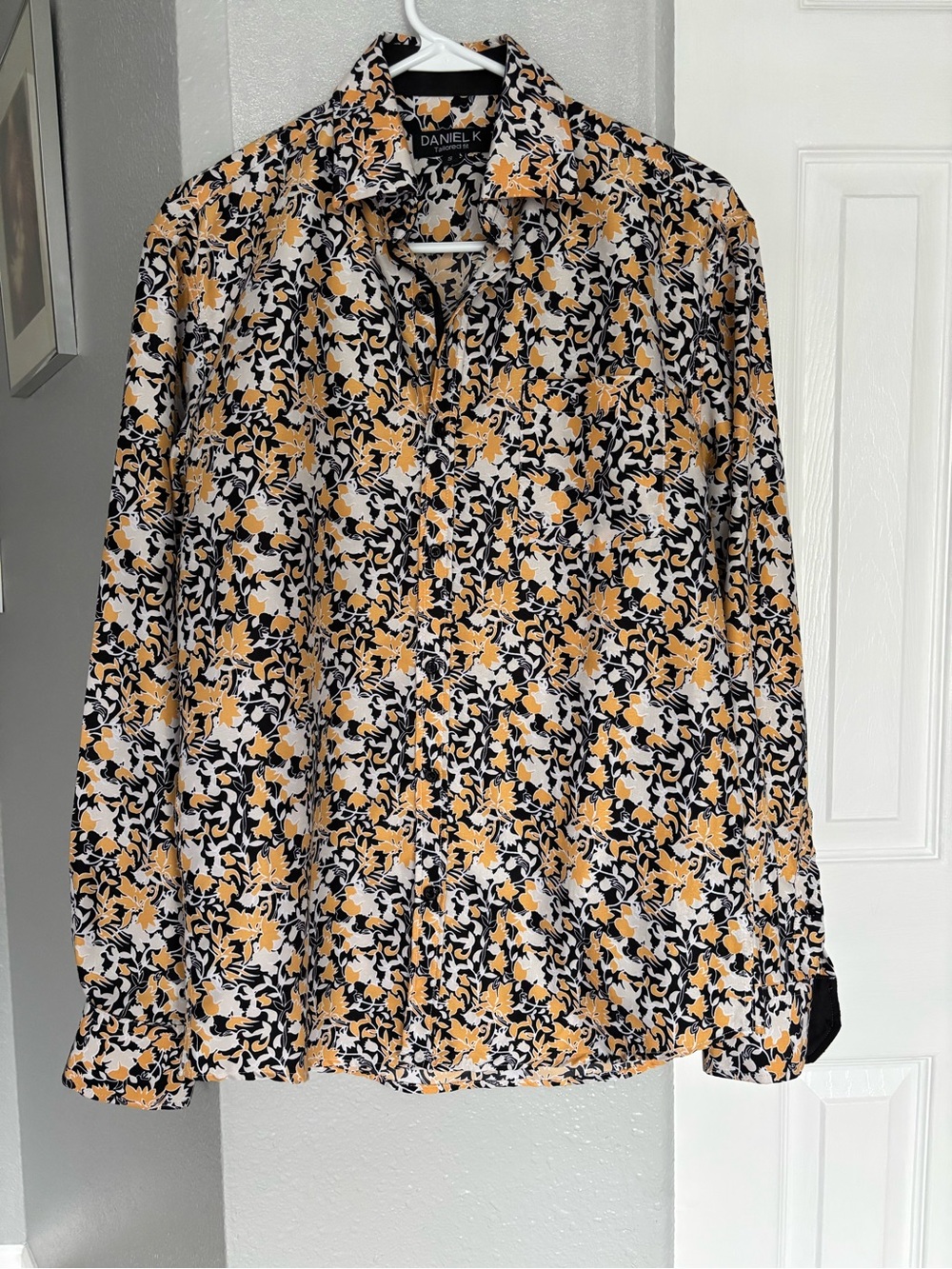 Daniel K Men’s Black and Yellow Floral Shirt Size S